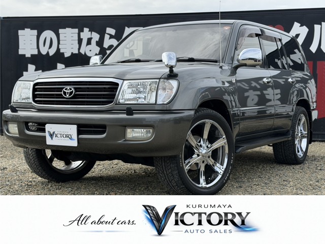 Toyota Land Cruiser 100 2