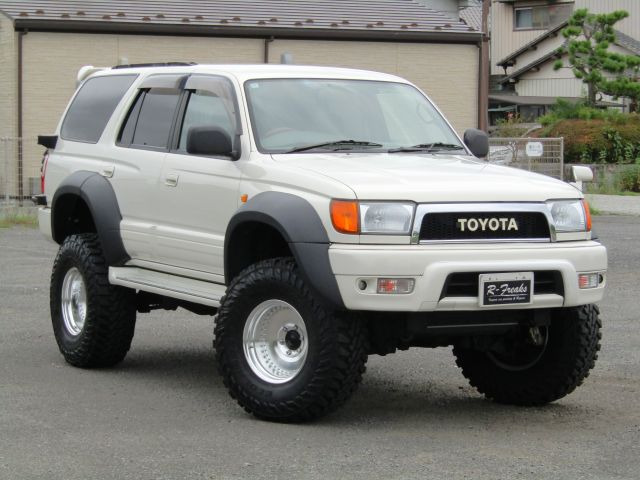 Toyota Hilux Surf 2
