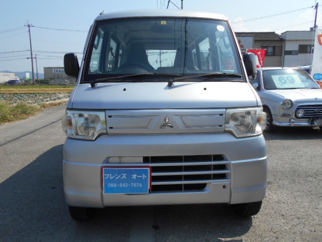 2013 Mitsubishi Minicab Van