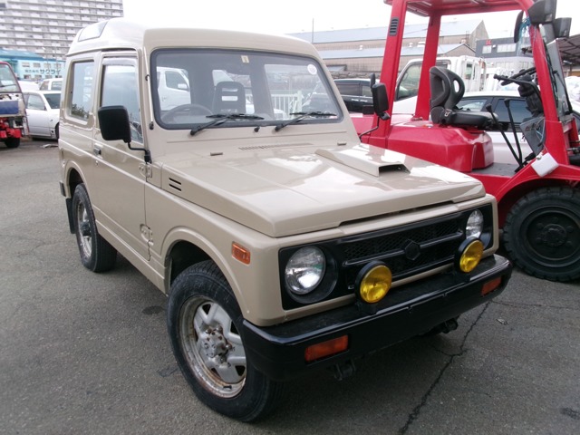 Suzuki Jimny 1