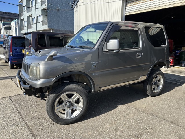 Suzuki Jimny 1