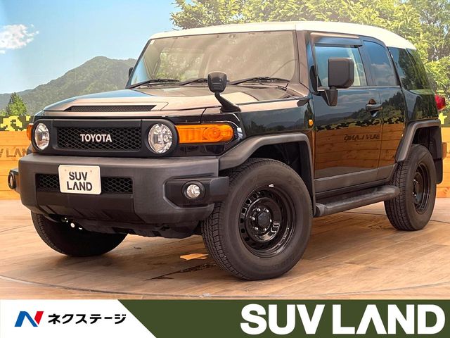 Toyota FJ Cruiser 2
