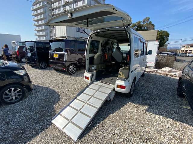 Daihatsu Hijet Cargo 1