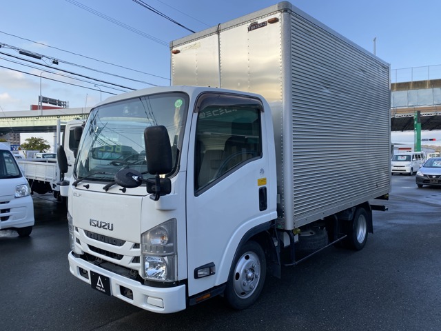 2018 Isuzu Elf