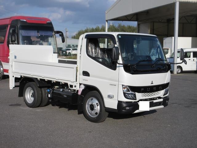 2025 Mitsubishi Fuso Canter