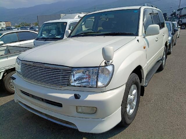 Toyota Land Cruiser 100 2
