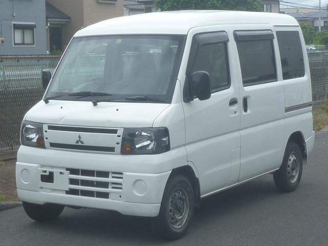 Mitsubishi Minicab Van 1