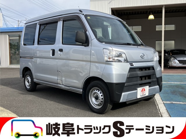 Daihatsu Hijet Cargo 1