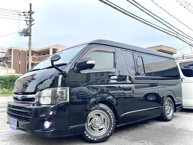 Toyota Hiace Van 1
