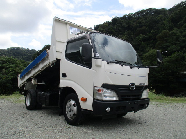 2013 Hino Dutro