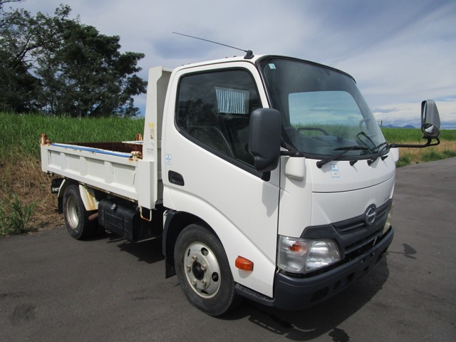 Hino Dutro 1