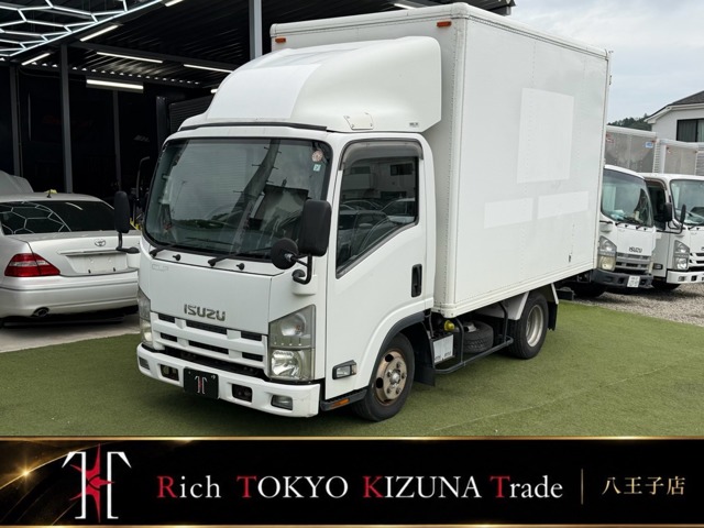 2010 Isuzu Elf
