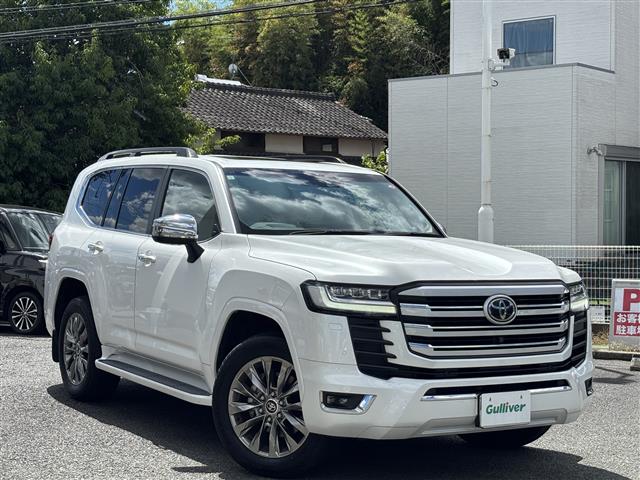 Toyota Land Cruiser 300 2