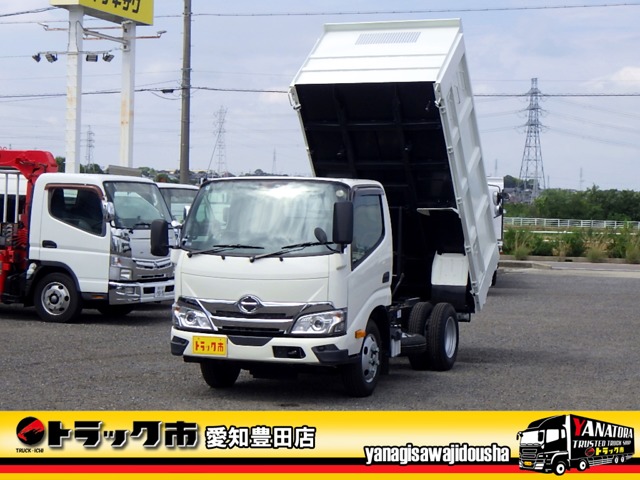 Hino Dutro 1
