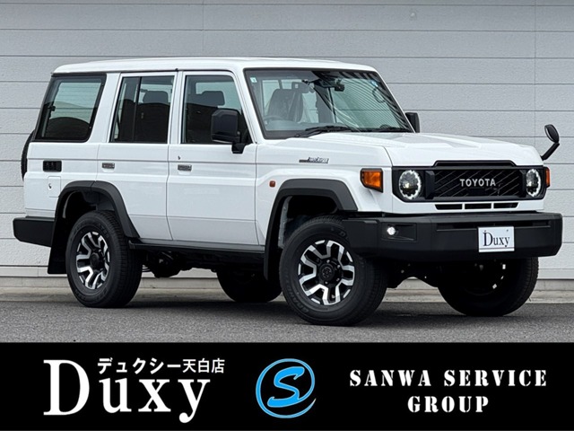Toyota Land Cruiser 70 2