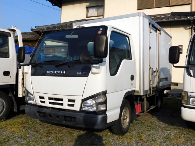 Isuzu Elf 1
