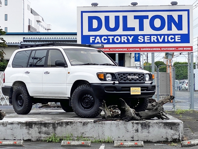 Toyota Land Cruiser 100 2