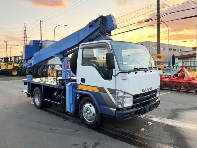 2008 Isuzu Elf