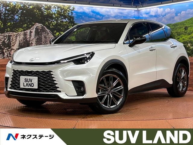 Lexus LBX 1