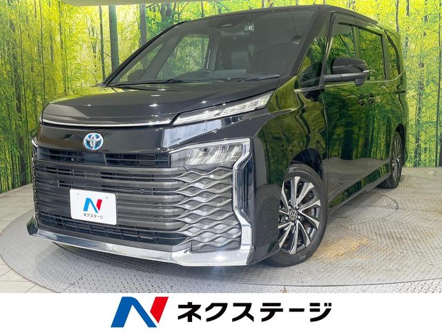 Toyota Voxy 1