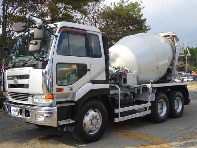 UD Trucks Big Thumb 1
