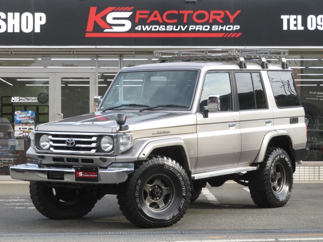Toyota Land Cruiser 70 2