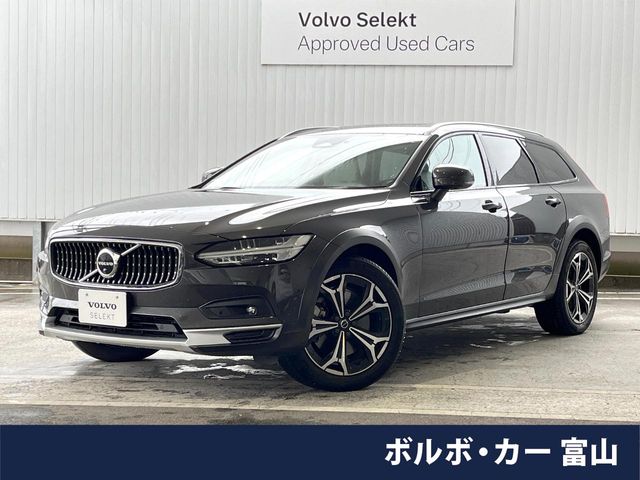 2022 Volvo V90 Cross Country