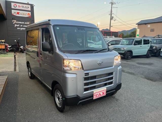 Daihatsu Hijet Cargo 1