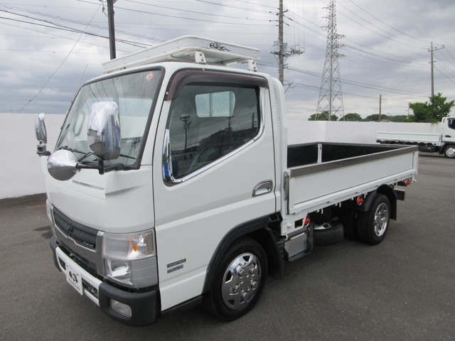 Mitsubishi Fuso Canter 1