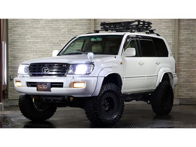 Toyota Land Cruiser 100 2