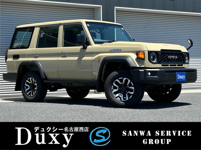 Toyota Land Cruiser 70 2