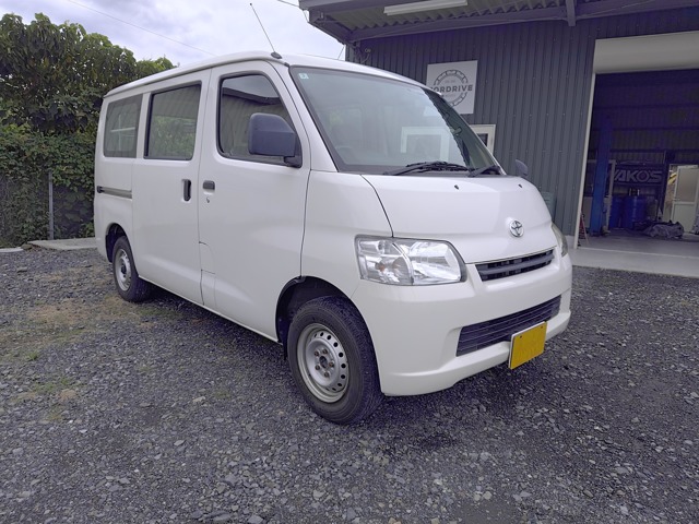 Toyota Light Ace Van 1
