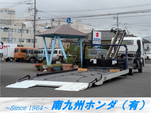 Mitsubishi Fuso Canter 1