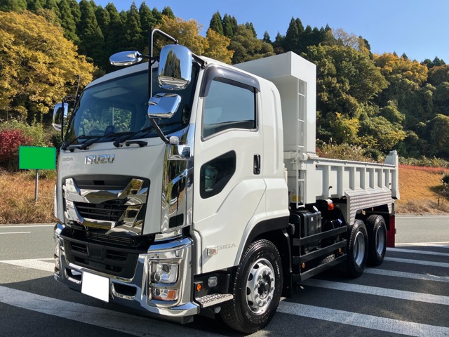 2025 Isuzu Giga