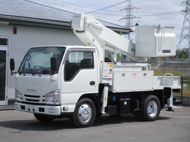 Isuzu Elf 1
