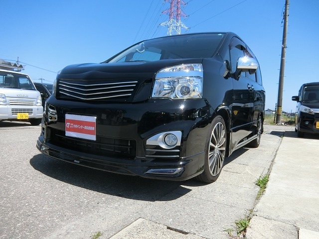 2013 Toyota Voxy