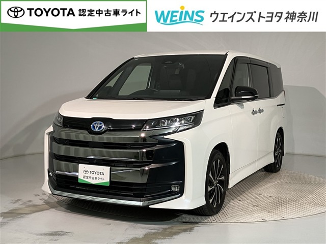Toyota Noah 1