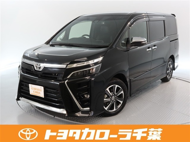 Toyota Voxy 1