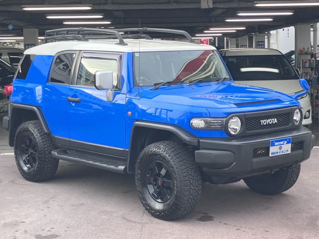 Toyota FJ Cruiser 2