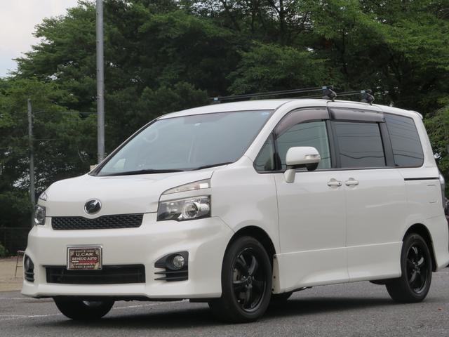 Toyota Voxy 1