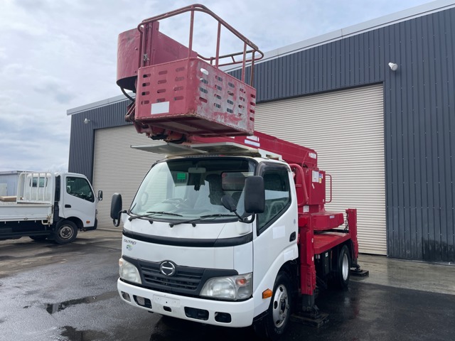 Hino Dutro 1
