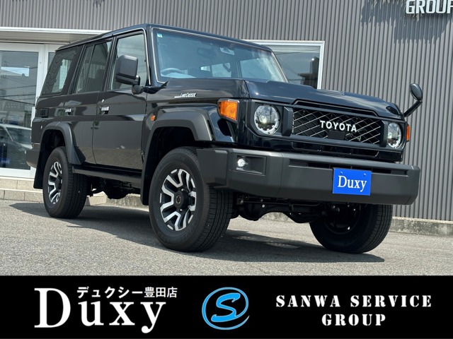 Toyota Land Cruiser 70 2