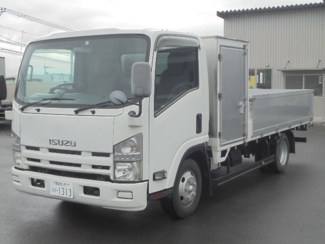 Isuzu Elf 1