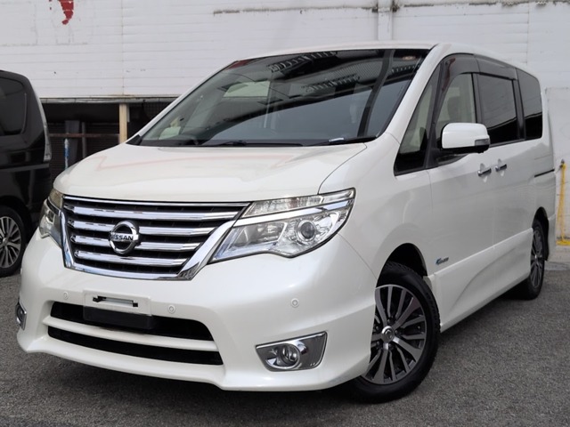 Nissan Serena 1