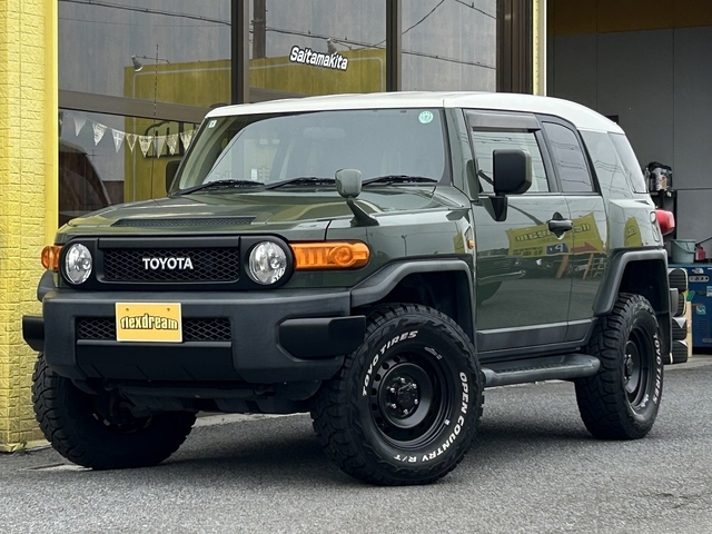 Toyota FJ Cruiser 2