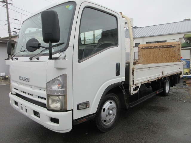 Isuzu Elf 1