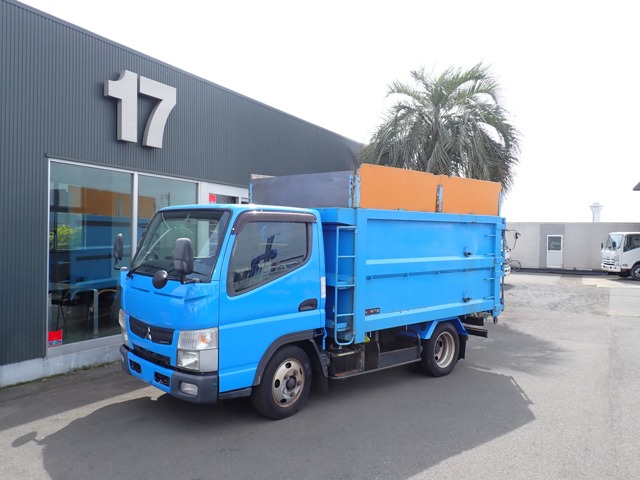 Mitsubishi Fuso Canter 1