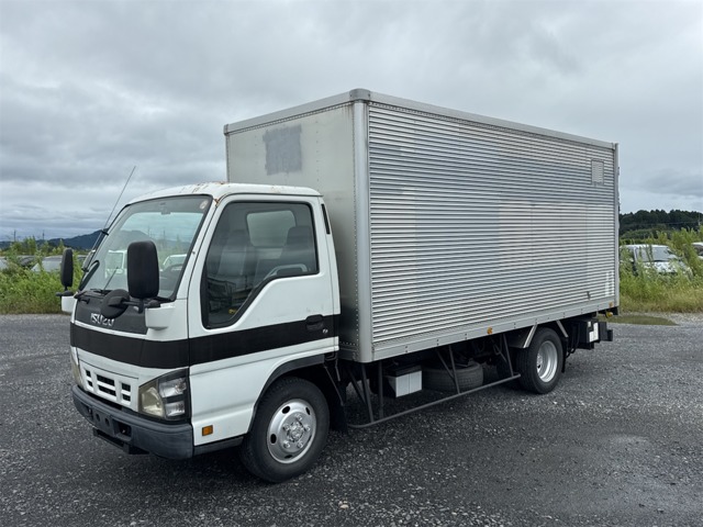 Isuzu Elf 1