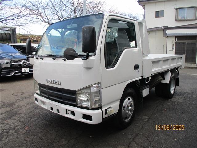 2011 Isuzu Elf