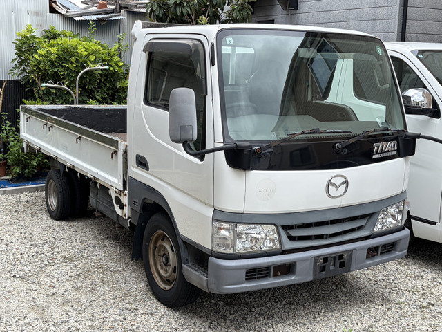 Mazda Titan Dash 1
